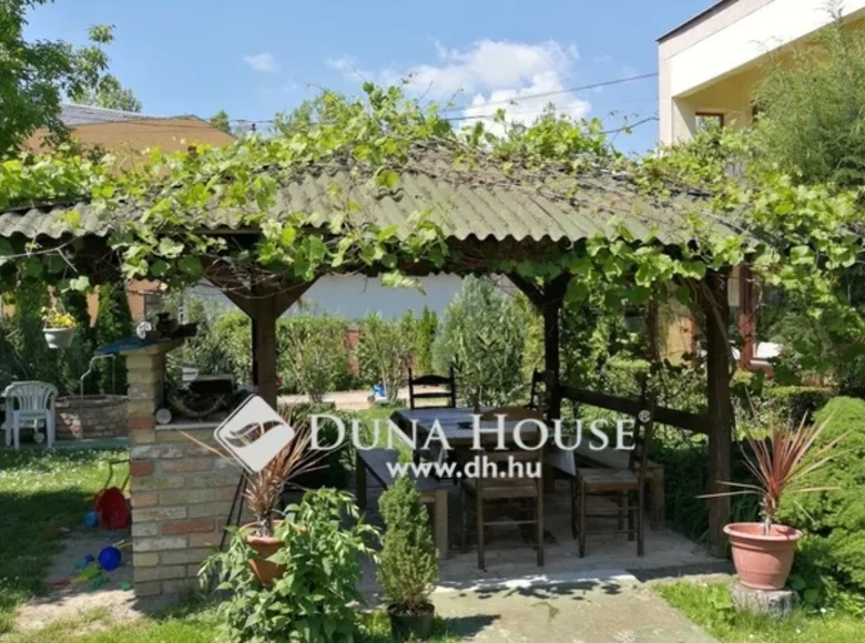 House 280 m² Zamardi, Hungary