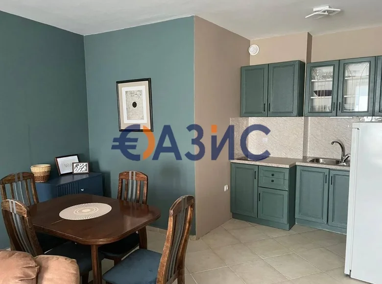 Mieszkanie 2 pokoi 72 m² Nesebyr, Bułgaria