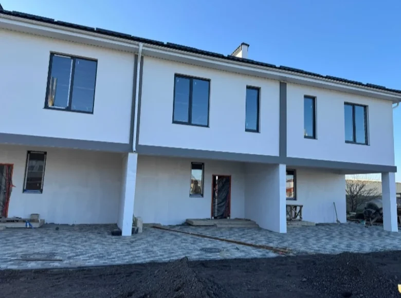 Maison 3 chambres 125 m² Lymanka, Ukraine