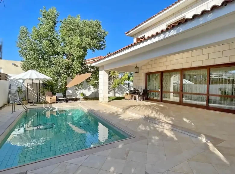 5 bedroom house 460 m² Strovolos, Cyprus