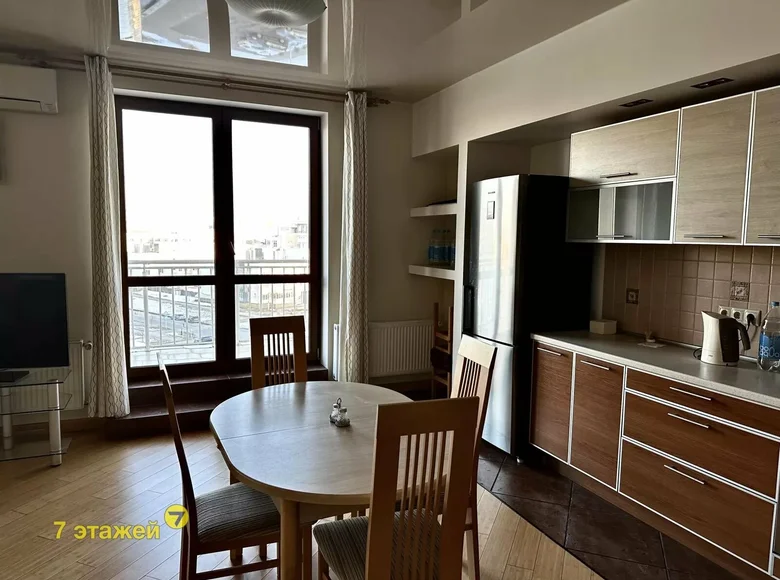 Mieszkanie 3 pokoi 94 m² Mińsk, Białoruś