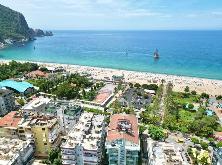 Квартира 1 комната 240 м² Аланья, Турция