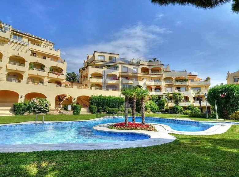 Mieszkanie 3 pokoi 110 m² Costa Brava, Hiszpania