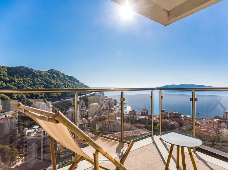 2 bedroom apartment 129 m² Rafailovici, Montenegro