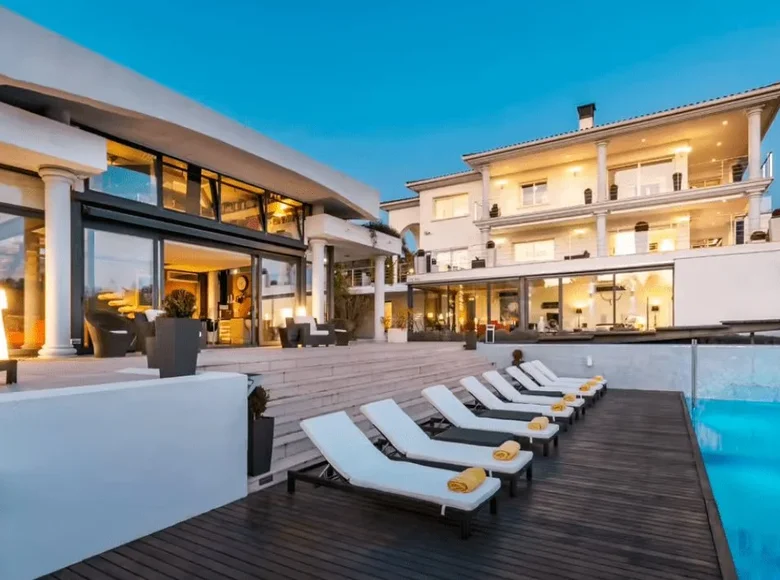 6 bedroom villa 815 m² Teia, Spain