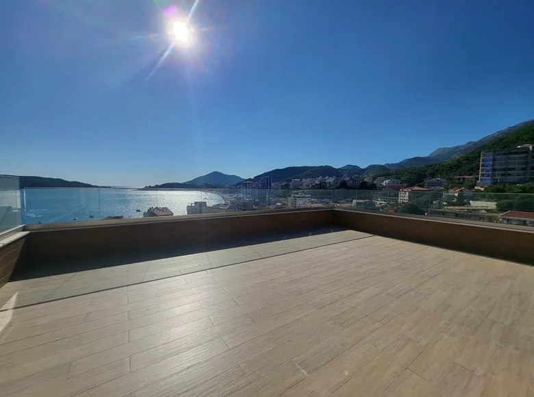 3 bedroom apartment 100 m² Rafailovici, Montenegro