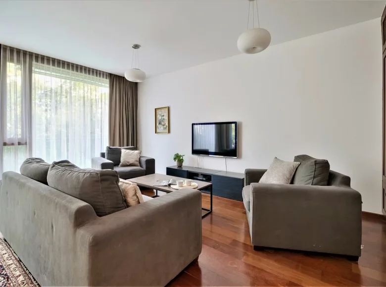 Apartamento 2 habitaciones 76 m² en Varsovia, Polonia