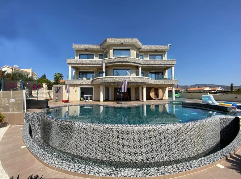 Haus 3 Schlafzimmer 550 m² Peyia, Zypern