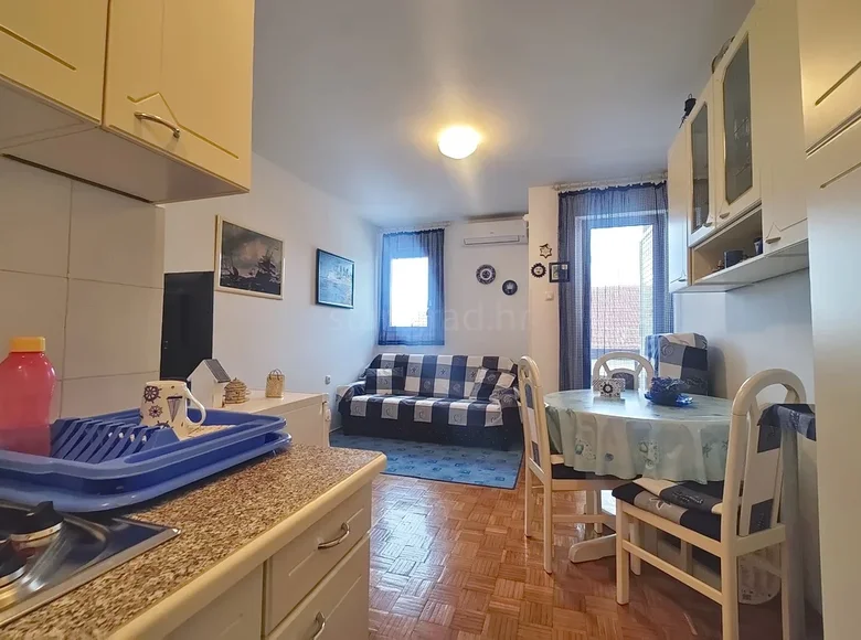 Apartamento 20 m² Radici, Croacia