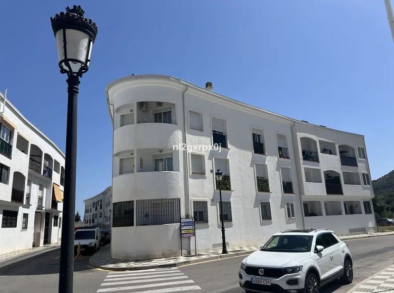 Mieszkanie 3 pokoi 133 m² Ojen, Hiszpania