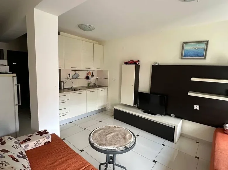 2 bedroom apartment 65 m² Rafailovici, Montenegro