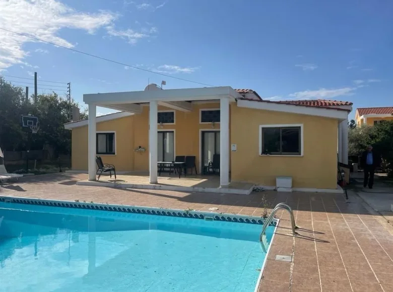 Dom 3 pokoi 130 m² Peyia, Cypr