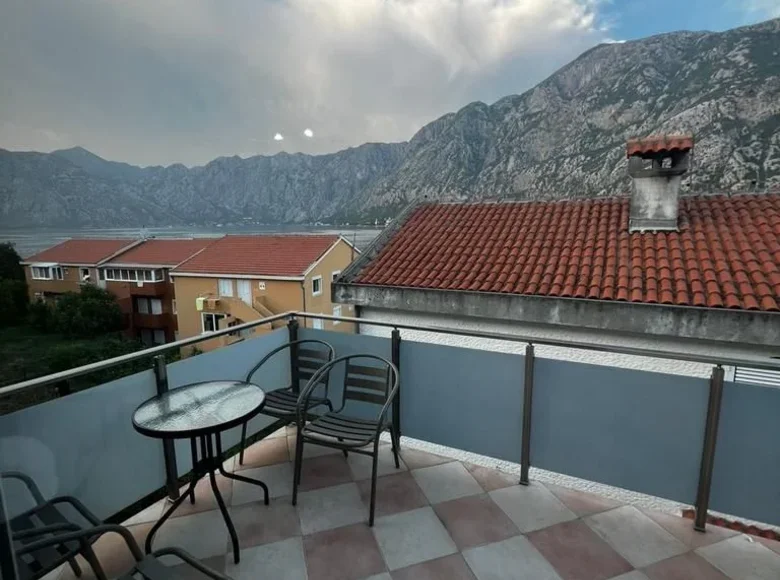3 bedroom apartment 115 m² Prcanj, Montenegro