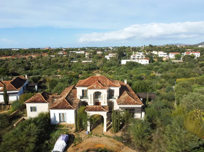 villa de 5 dormitorios 600 m² Almancil, Portugal
