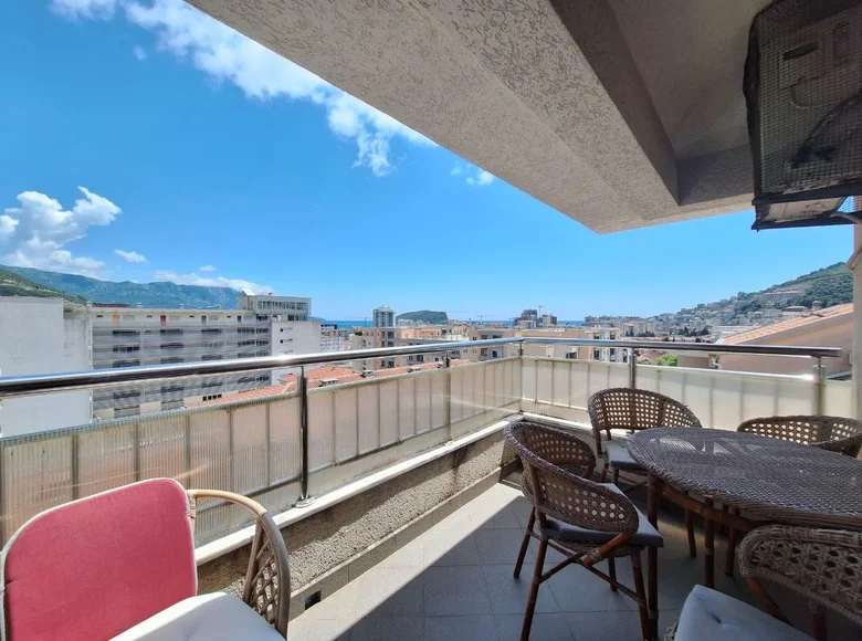 Mieszkanie 4 pokoi 92 m² Budva, Czarnogóra