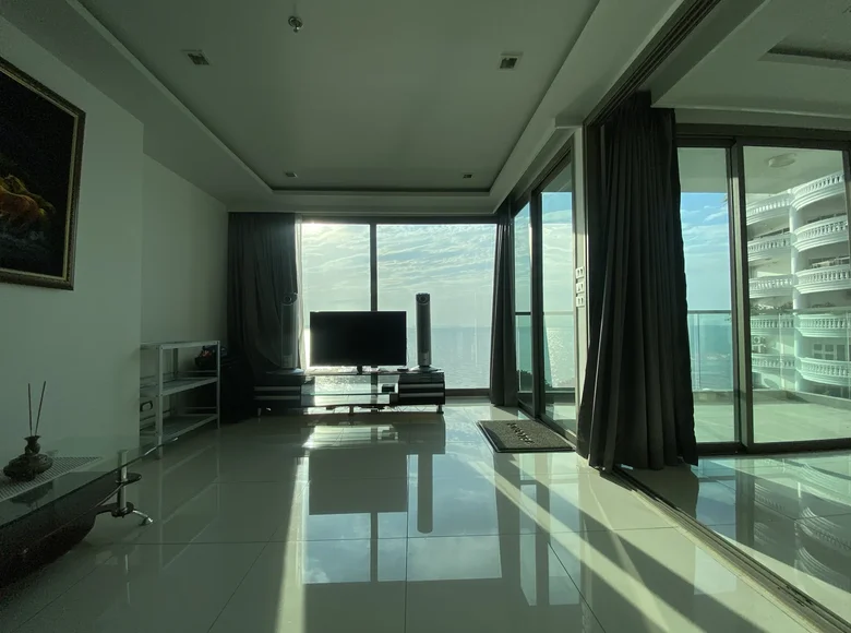 Condo 42 m² Na Kluea, Thailand