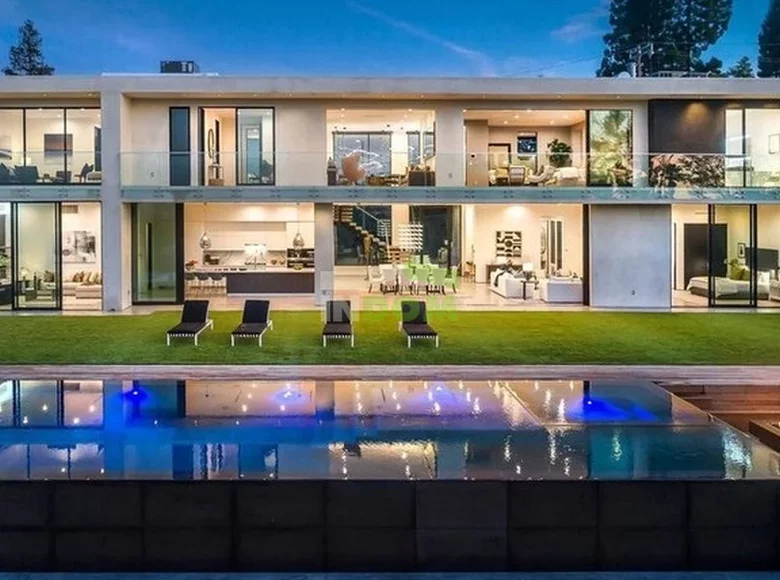 Villa 672 m² California, United States