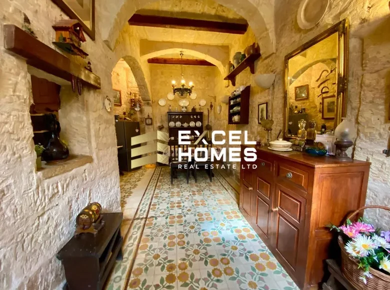 2 bedroom house  Siġġiewi, Malta