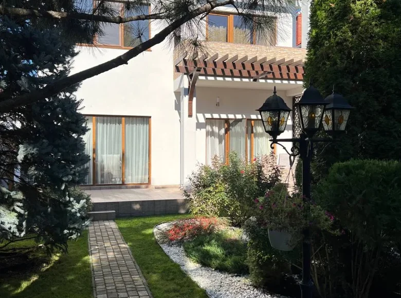 Haus 4 zimmer 190 m² Lymanka, Ukraine