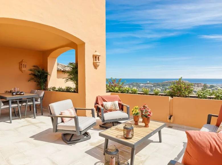 Mieszkanie 3 pokoi 239 m² Marbella, Hiszpania