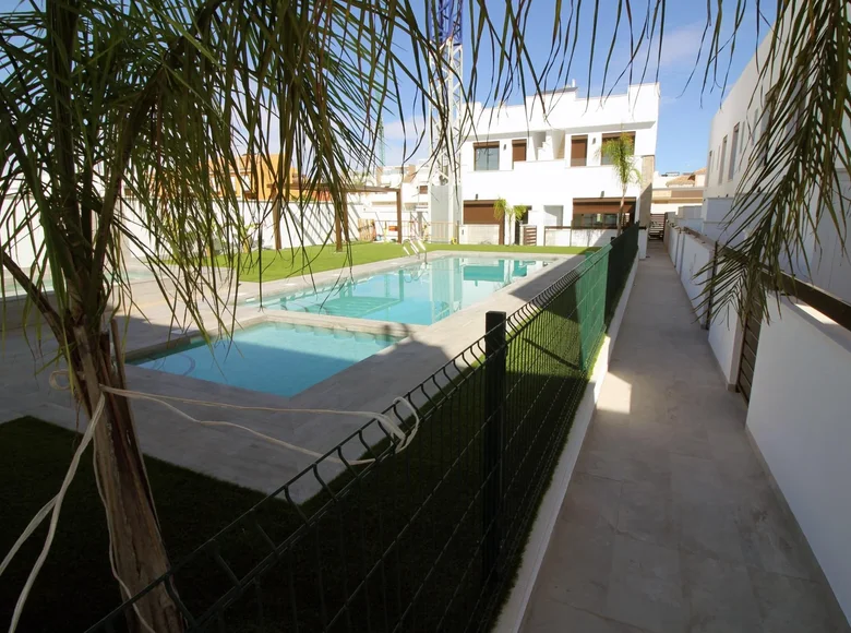 Adosado 3 habitaciones 107 m² Pilar de la Horadada, Španjolska