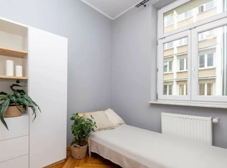 Wohnung 4 Zimmer 31 m² in Krakau, Polen