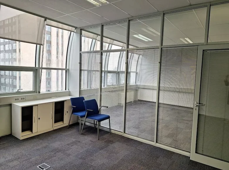 Office 43 m² in Upravna Enota Ljubljana, Slovenia