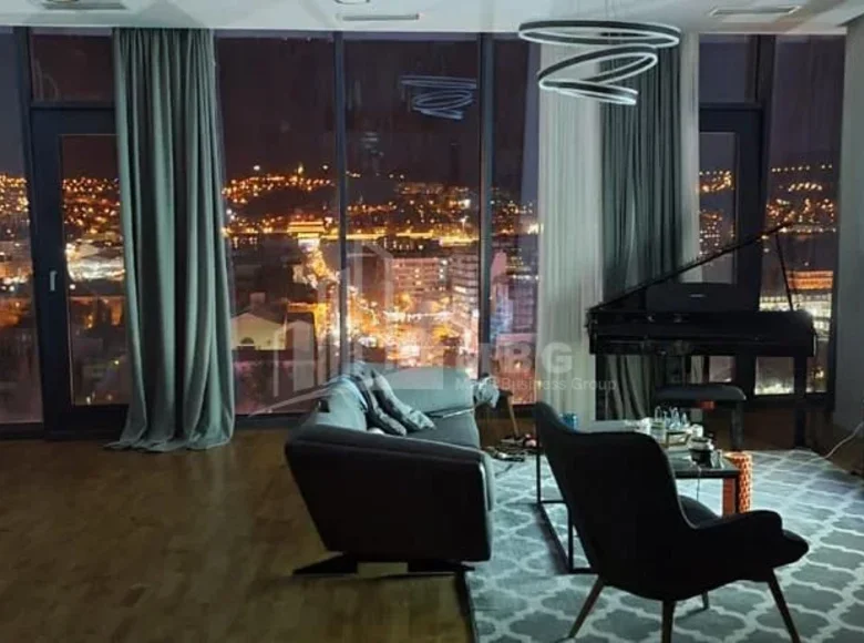 Mieszkanie 2 pokoi 88 m² Tbilisi, Gruzja