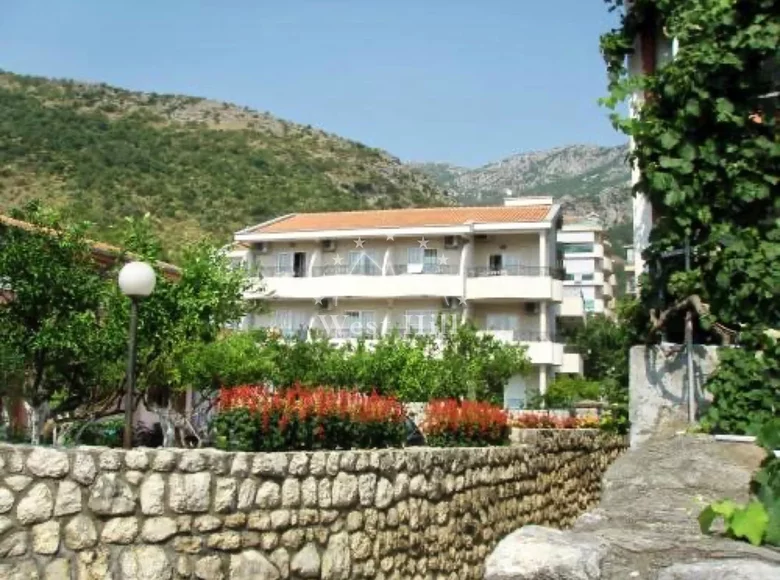 Commercial property 600 m² in Becici, Montenegro