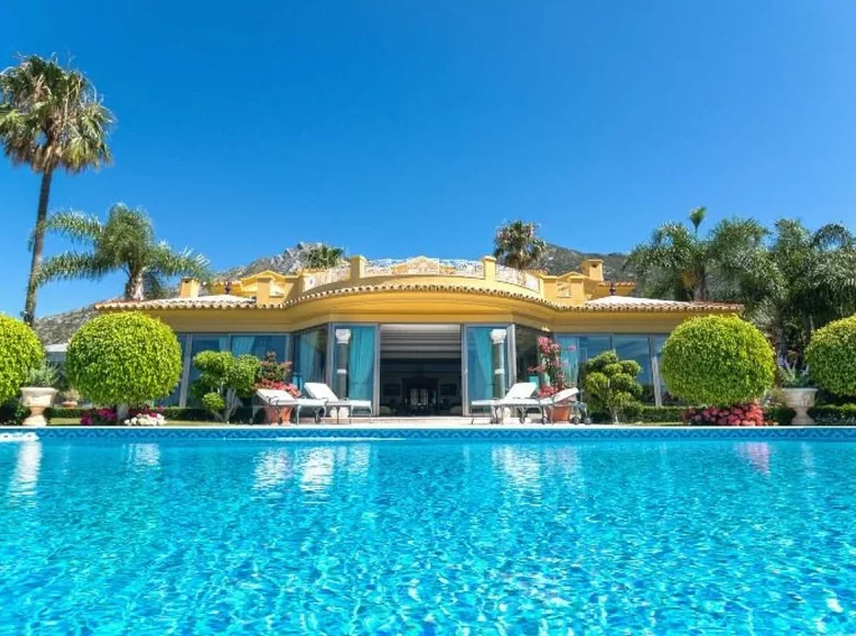 6 bedroom house 1 333 m² Marbella, Spain