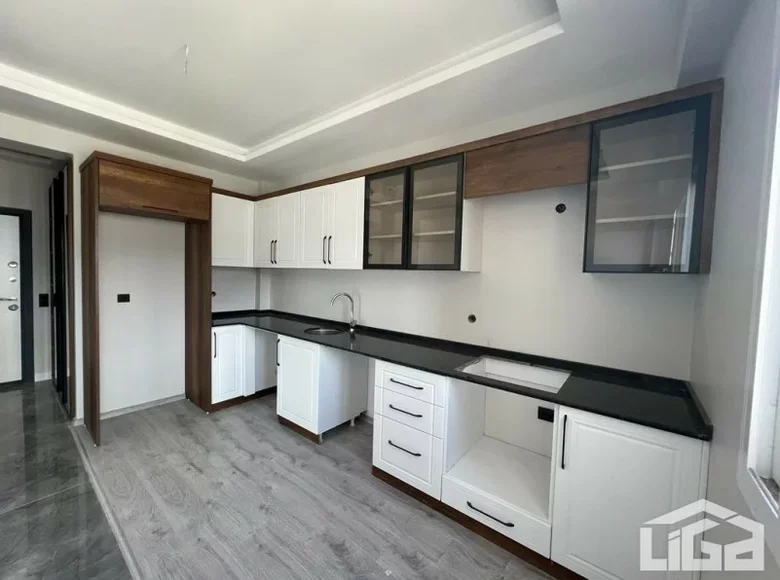 Mieszkanie 2 pokoi 84 m² Erdemli, Turcja