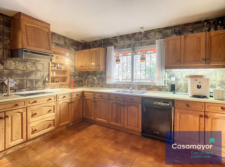 Dom drewniany w stylu górskim 463 m² la Nucia, Hiszpania
