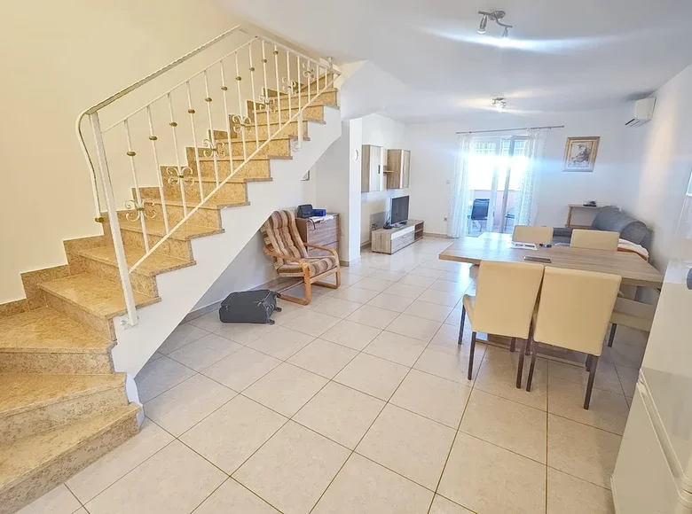 Haus 3 Schlafzimmer 130 m² Njivice, Kroatien