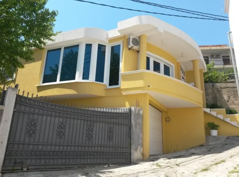 Haus 3 Schlafzimmer 300 m² Ulcinj, Montenegro