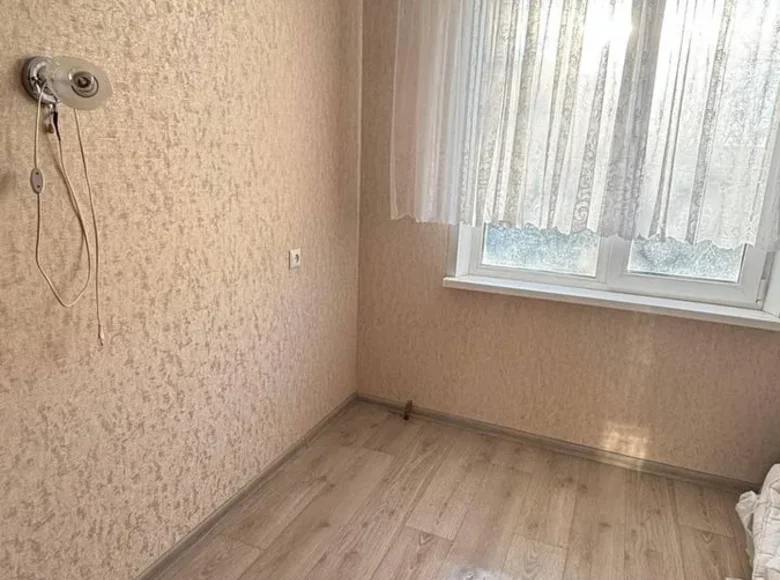 Mieszkanie 4 pokoi 58 m² Homel, Białoruś