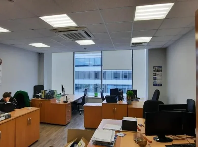 Office 1 672 m² in Moscow, Russia