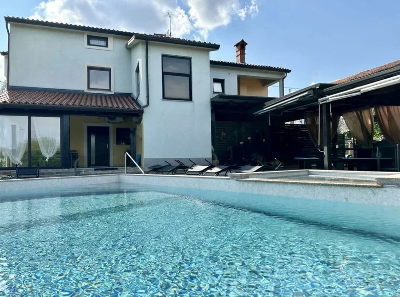 6-Schlafzimmer-Villa 300 m² Umag, Kroatien