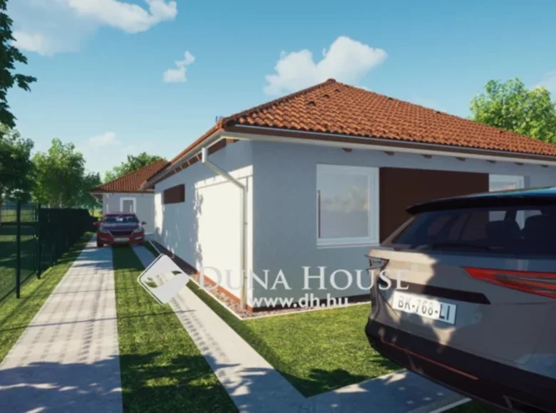 House 94 m² Gyoemro, Hungary