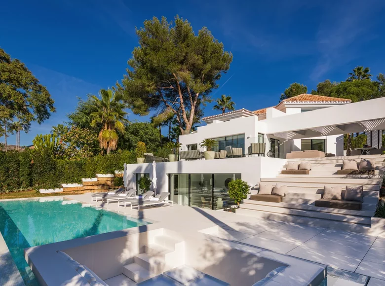 Villa de 4 dormitorios 302 m² Marbella, España