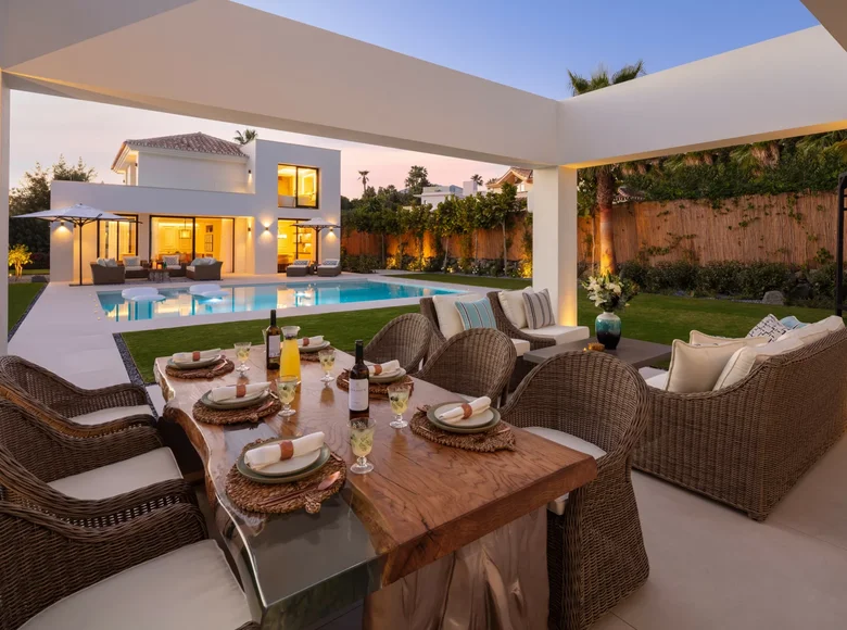 Villa de 4 dormitorios 393 m² Marbella, España