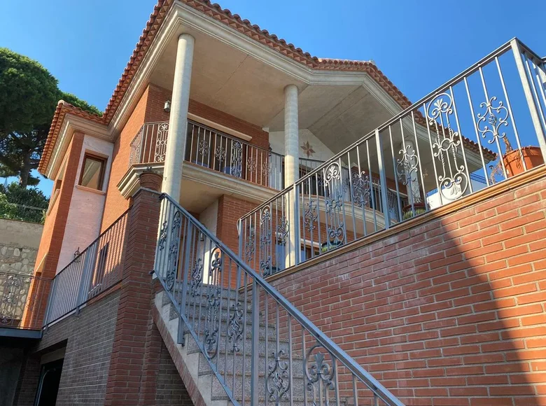 4 bedroom house  Castell-Platja d Aro, Spain