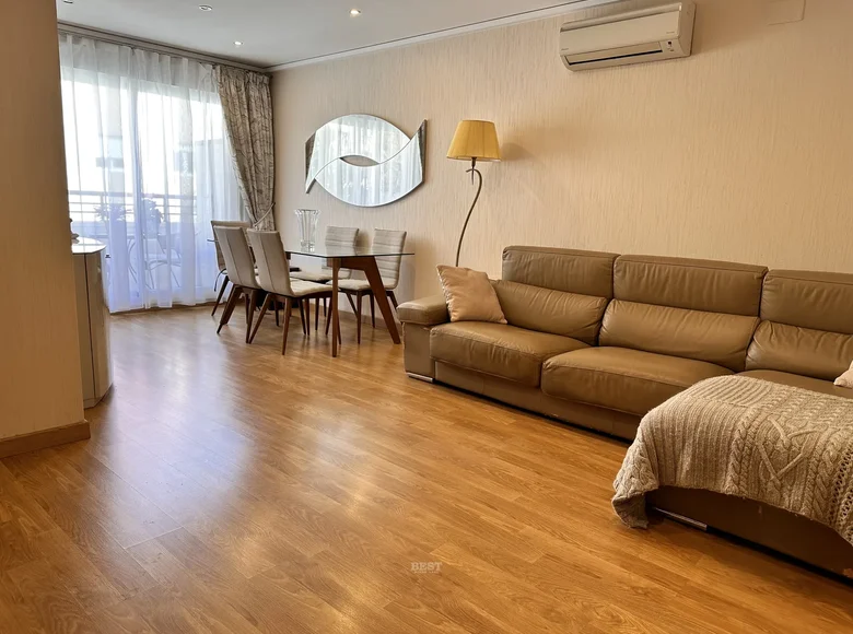 Mieszkanie 3 pokoi 109 m² Denia, Hiszpania