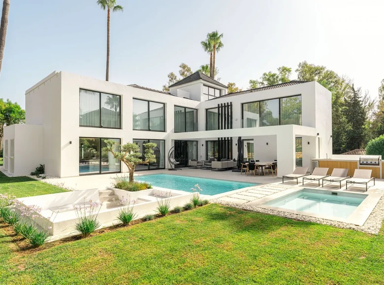 4 bedroom house 360 m² San Pedro Alcantara, Spain