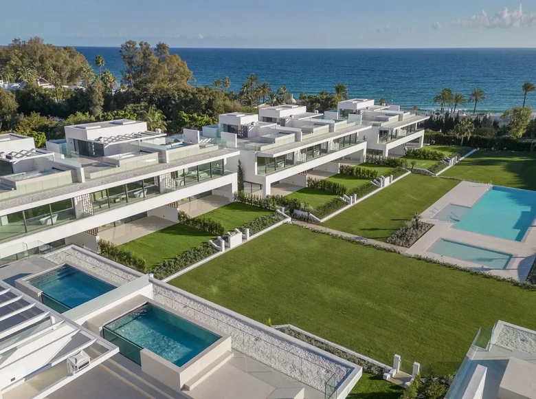 4 bedroom house 716 m² Malaga, Spain