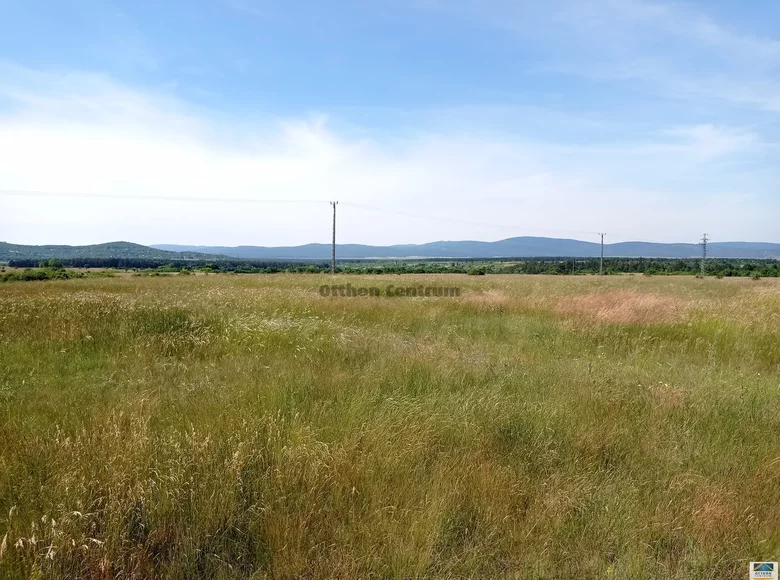 Land 20 000 m² Hajmasker, Hungary