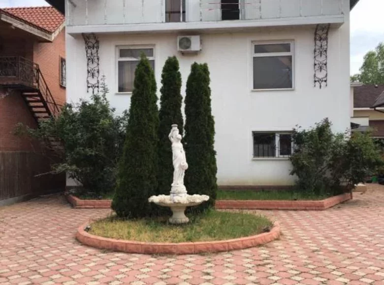 Haus 9 Zimmer 370 m² Karolino-Bugas, Ukraine