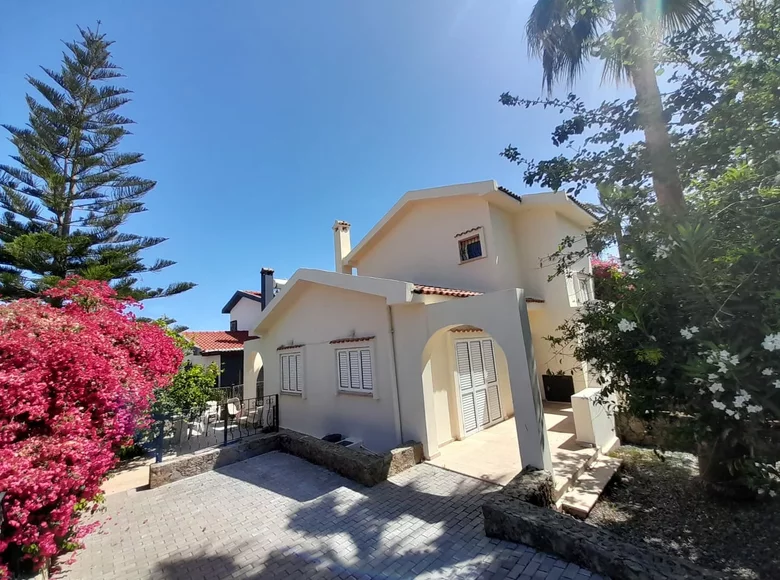 2 bedroom Villa 550 m² Girne (Kyrenia) District, Northern Cyprus