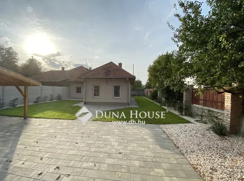 House 90 m² Pilisvoeroesvar, Hungary