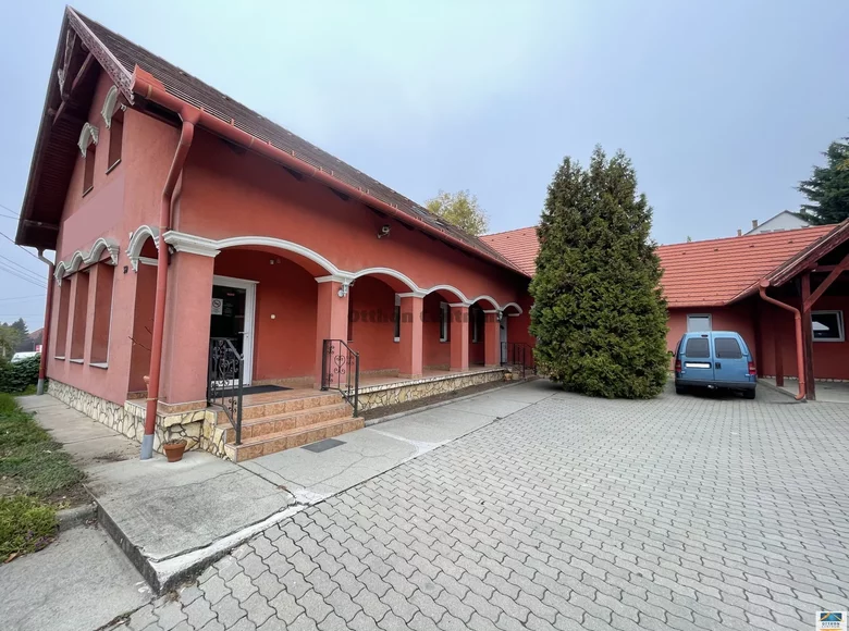 Casa 8 habitaciones 300 m² Goedoello, Hungría