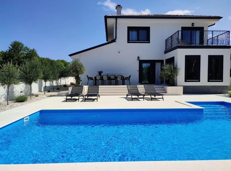 Villa de tres dormitorios 135 m² Grad Pula, Croacia